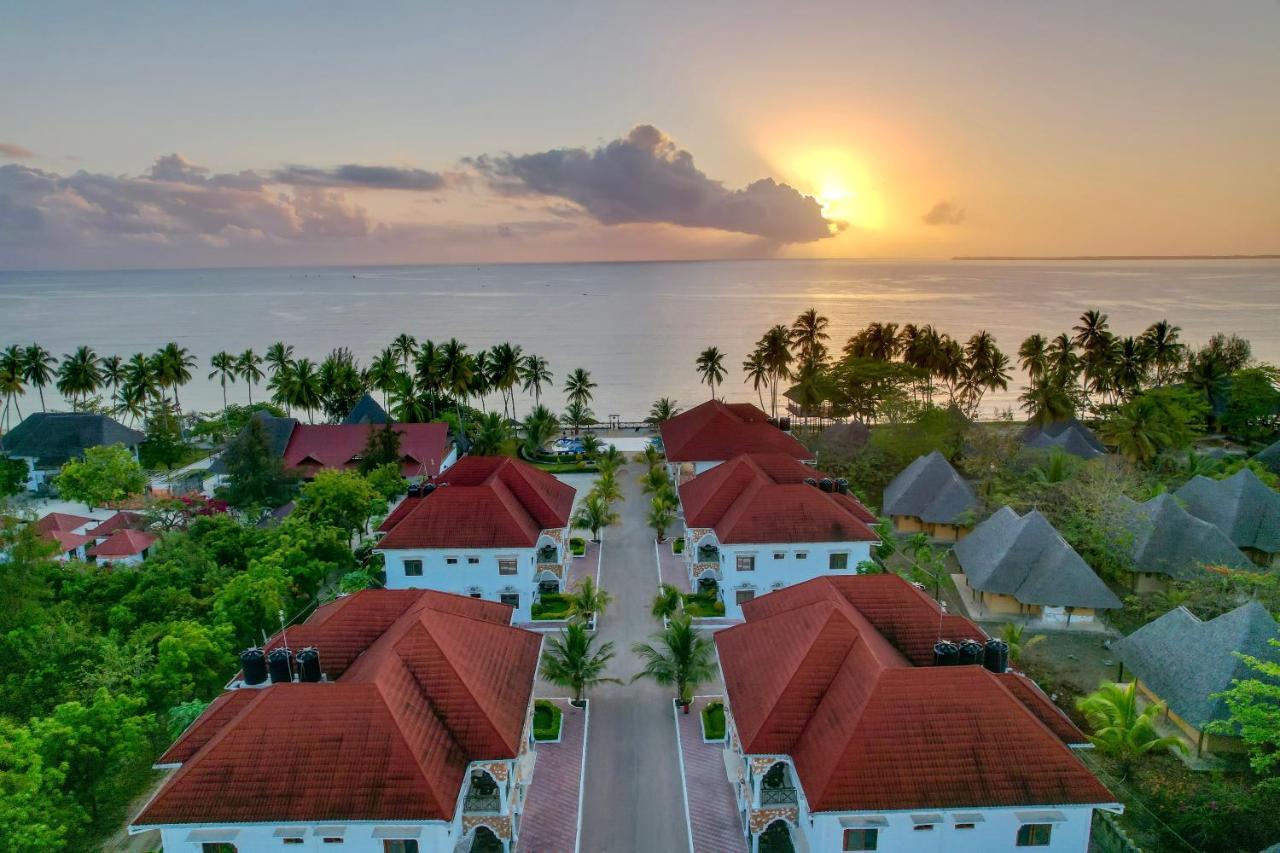 Sunny Palms Beach Bungalows Uroa Dış mekan fotoğraf