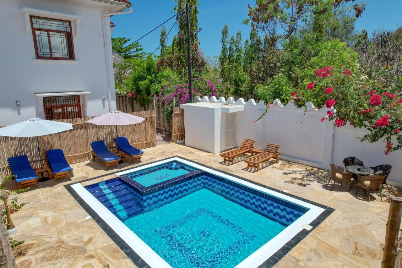 Sunny Palms Beach Bungalows Uroa Dış mekan fotoğraf